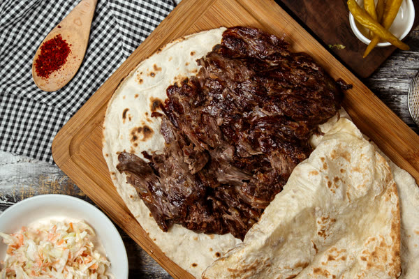 İskenderun Et Döner — Defne Yaprak Döner