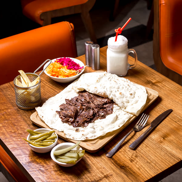 Dürüm döner, patates ve ayran