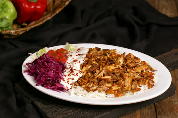 Pilav Üstü Tavuk Döner — Defne Yaprak Döner